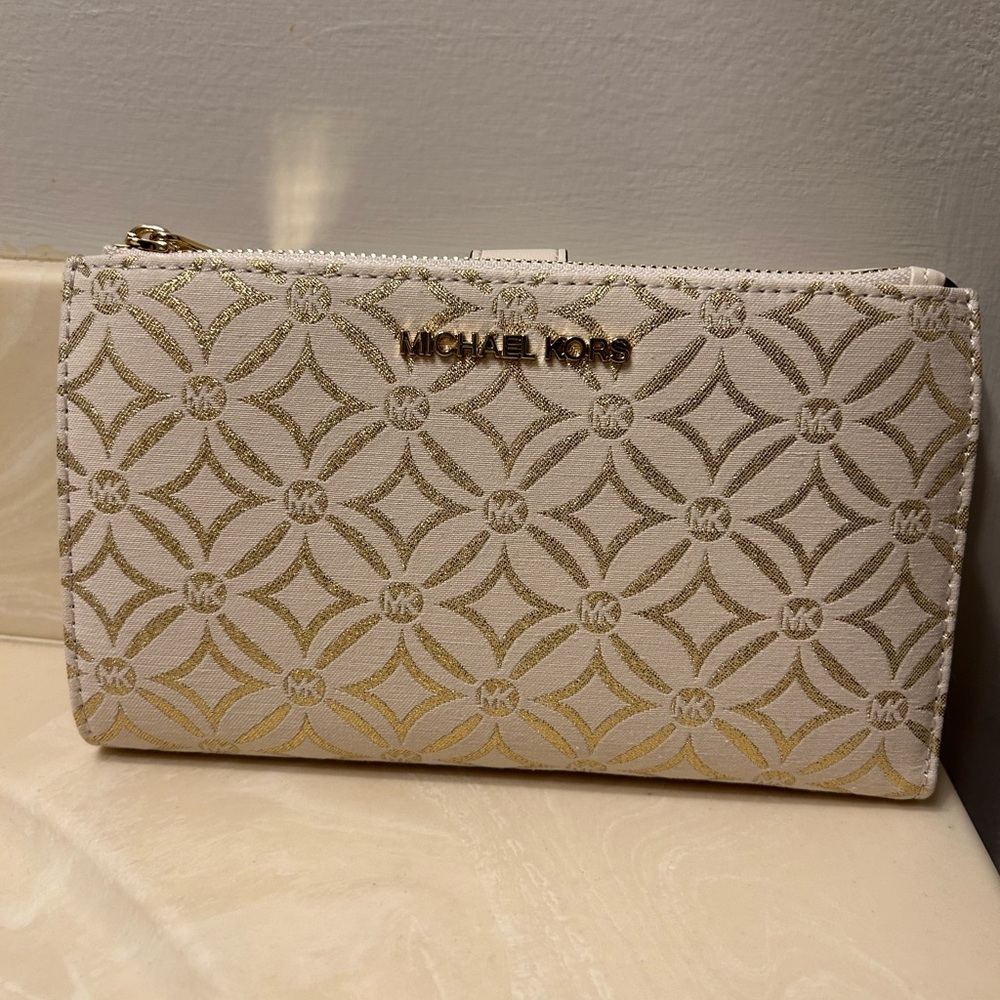 MK Michael Kors Jet Set Travel Double Zip Phone Wristlet MK Vanilla Signature